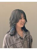 インナーカラーブルー巻き髪