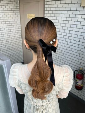 フェリーチェ(Felice) タイトヘア タイトアレンジ ローポニー パールピン 参列