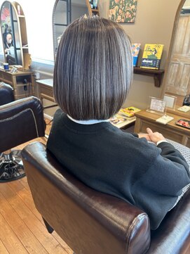 グレージュハイライトボブ