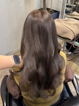 ミュージアム(MUSEUM) オリーブグレージュ/天使の羽バング/レイヤーカット