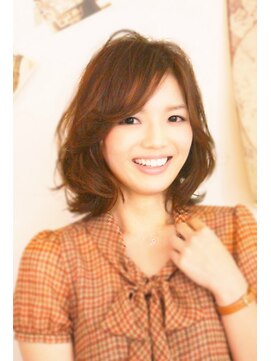 イースタイル 志都呂店(e-style com’s hair) 自然体が好感度アップのゆるやか栗色カール