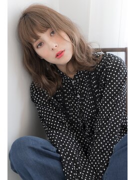 トッカ ヘアアンドトリートメント 難波店 揺れるウェーブ☆ミディ