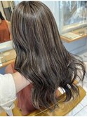 極細ハイライト×透け感アッシュグレージュ　SERA
