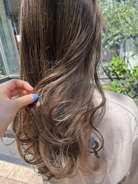 ルーイ(LOUIE) ○透明感ブラウン・インナーカラー○