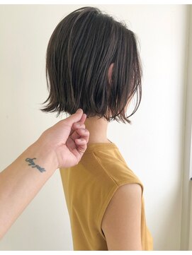 フルールバイアヴァンスクロス(Flulu by avance. cross) 切りっぱなしボブ×グレージュ×イルミナカラー/30代/40代/50代