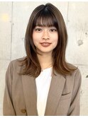大人可愛いナチュラル外ハネワンカールミディ