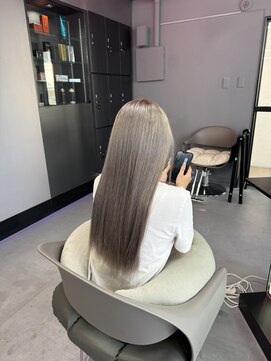 クク 那覇国際通り(CUCU) ホワイトグレーカラー