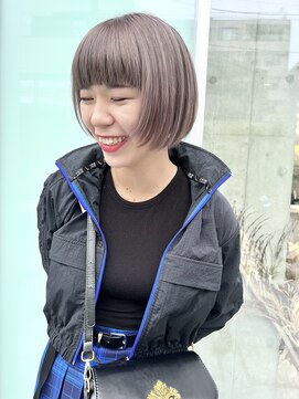 カケル(×.) 丸みボブ/ぱっつんワイドバング/ラベージュ