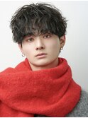 波巻きパーマメンズシャドウパーマツーブロック黒髪マッシュ