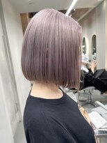 ソル ジングウマエ(SOL JINGUMAE) タッセルボブ切りっぱなしボブミルクティーベージュ外ハネボブ