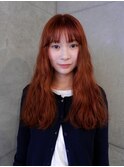 ロングパーマにオレンジブラウンで外国人風ヘア