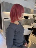 ピンク　カシスピンク　レイヤーボブ　ブリーチ