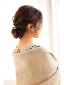 ビューティーアンドフリーハコ(Beauty&Free HACO) センターパート/簡単アレンジ/結婚式アレンジ