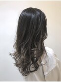 寒色系ベージュ