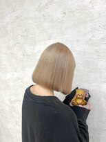 イル(iLu.) ミルクティーベージュ/ボブ/ブリーチ/トリートメント/カット