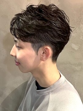 ディスイズバーバーサード(THIS IS BARBER 3rd) フェザーパーマ ツーブロック アップバング ビジネス 20代