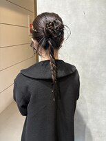 ヘアーメイクチック(HAIR MAKE CHiC)&nbsp;リボン風カチモリヘア お呼ばれヘアアレンジ リボンアレンジ