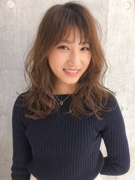 グローブス 表参道(THE GLOBES) デザインカラーが映える無造作カール