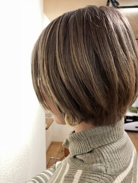 ヘアーメイクガーデン(hair&make garden) スモーキーアッシュ×ショートボブ