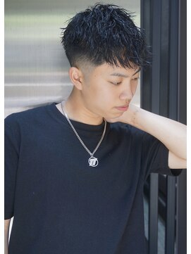 メリケンバーバーショップ コウベ(MERICAN BARBERSHOP KOBE) コンマヘアショートレイヤーかき上げパーマトランクスヘア