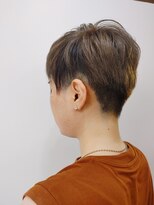 ゴッドハンド 横浜店 ミルクティーカラー刈り上げベリーショート