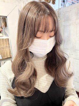 トロニー(TLONY) ベージュ　ブリーチカラー　stylist/miaki