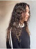 毛先ブリーチスーパーロングスパイラルパーマ