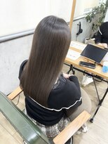 ピフデザイン(pifdesign) 透明感のあるオリーブカラー