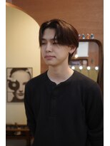 エディ(Edy)&nbsp;メンズセンターパートニュアンスパーマブラウンカラー韓国ヘア