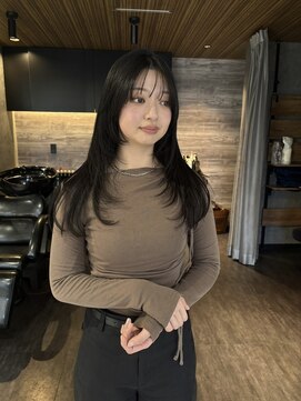 シア 富雄店(Sia.) NANA黒髪くびれレイヤーセミロング小顔見え20代