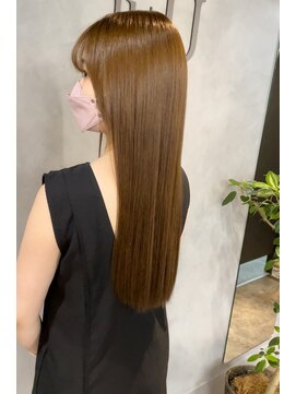 アイユー(ii+U) 艶髪　ストレートロング　顔周りカット