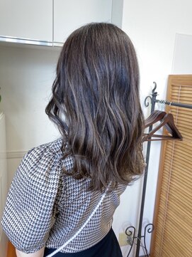 ウィズ(Hair Cut Wiz) グラデーショングレージュ☆ロブ　高橋