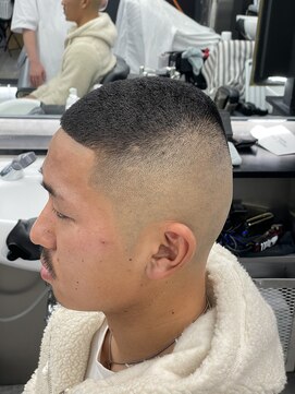 ザ フェイダーズ(The Faderz) 束感ツーブロックスキンフェードアップバングクロップ濡れパン