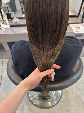 ニィ(2iee.) オリーブグレージュ