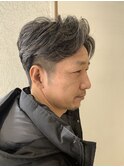 グレイヘアが映える！イケオジメンズカット