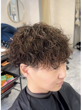 ヘーゼル 博多(HAZEL.) itsuki/波巻きツイストスパイラルパーマ