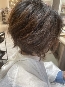 ヘアーアンドビューティーショップ エボルティー(hair&beauty shop EvoLuty) 前下がりのパーマスタイル