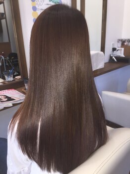 美容室 十色の写真/豊富な知識で髪質をしっかり見極め、最適な薬剤と施術をご提案！毛先まで扱いやすい潤いのある艶髪へ♪