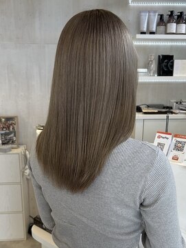 プラス ファースト ヘア(Plus 1st) ミルクティーベージュ×ストレート