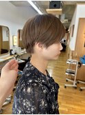 アッシュベージュハンサムショート丸みショート