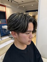 ルースト 京都河原町店(ROOST)&nbsp;束感金メッシュフェザーショート