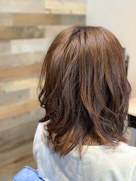 ルアナ ヘアアンドビューティ(Luana hair&beauty) セミロング