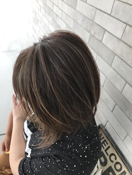 リバイブ ヘアー リュッカプラス(Revive Hair Lycka+) ミディアム。ウルフカット