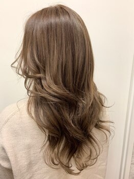 ヘアメイク ゼロサンヨンゴ(Hair Make 0345)の写真/《高濃度補修成分トリートメント》フルフラットのシャンプー台“YUMEシャン”で行う至福のケアタイム♪