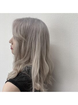 ココ 本八幡(KOKO) 黒髪クラゲヘアーオリーブグレー小顔ココアベージュミディアム