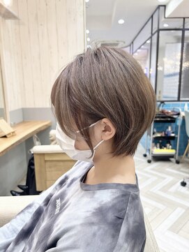 シー バイ ロンド 新宿(Sea by Lond) 【佐伯】大人可愛い丸みショート／ミルクティーベージュ