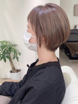 アイ(I.) 【 Ｉ. 】30代からの襟足すっきり前下がりショートボブ　川口