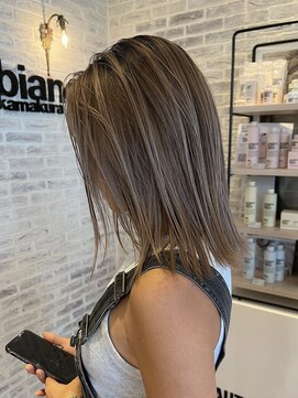 ビアンカ カマクラ(bianca) 《ナチュラルシャドールーツカラー》