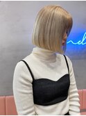 切りっぱなし×ホワイトベージュ