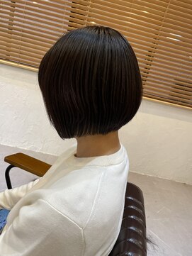 チリンバイロストシティー(Chillin by LOSTCITY) ボブショートショートボブショートカットブリーチ